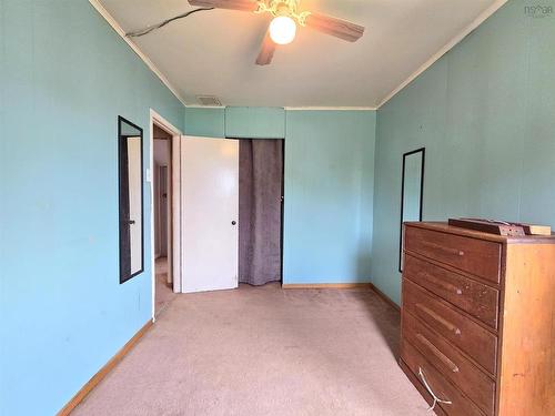 32 Poplar Street, Amherst, NS - Indoor Photo Showing Other Room