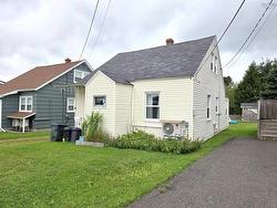 32 Poplar Street  Amherst, NS B4H 1L7