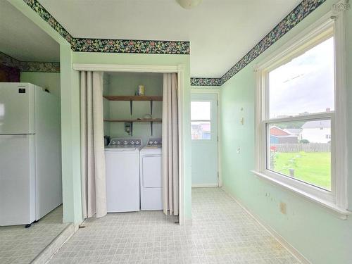 32 Poplar Street, Amherst, NS - Indoor