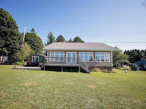 14 Roy Haines Lane  Amherst Shore, NS B0L 1E0