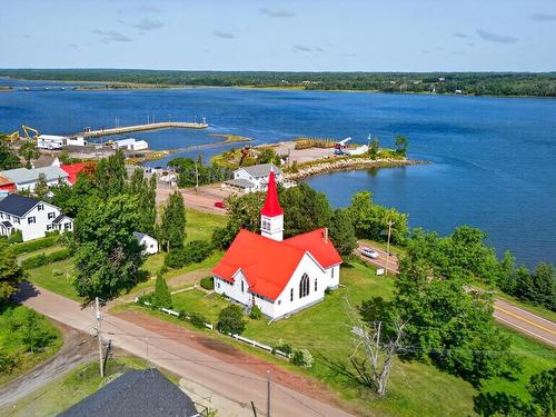 13968 Highway 6, Wallace, NS 