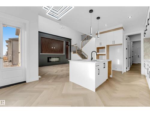 13136 187 Av Nw, Edmonton, AB - Indoor Photo Showing Kitchen
