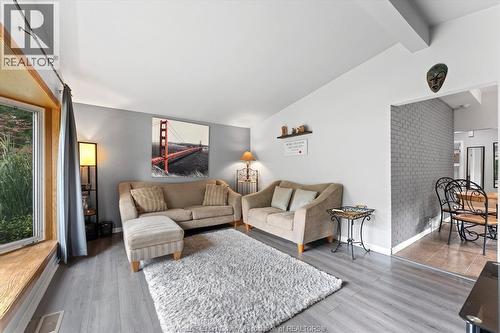 1714 Sun Valley Drive, Windsor, ON - Indoor Photo Showing Living Room