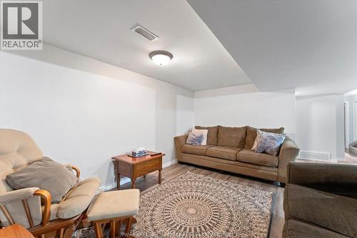 1714 Sun Valley Drive, Windsor, ON - Indoor Photo Showing Living Room