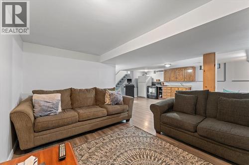 1714 Sun Valley Drive, Windsor, ON - Indoor Photo Showing Living Room