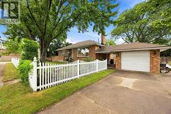 875 Woodland AVENUE Sarnia, ON N7V 3W5
