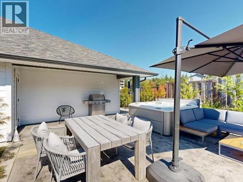 7117 Edgehill Crescent, Powell River, BC - Outdoor With Deck Patio Veranda With Exterior