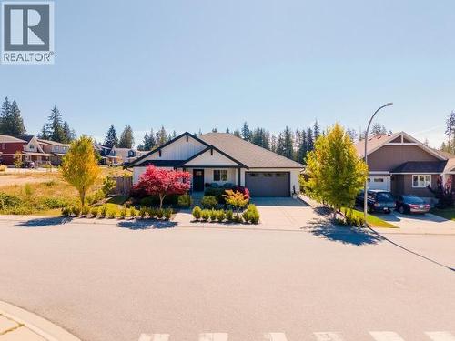 7117 Edgehill Crescent, Powell River, BC - Outdoor With Facade