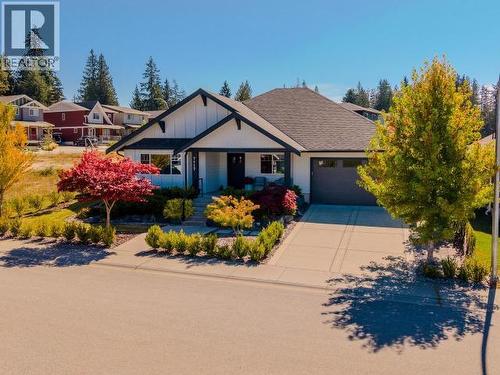 7117 Edgehill Crescent, Powell River, BC - Outdoor With Facade