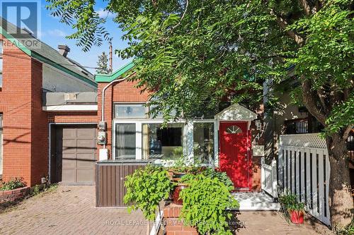 447 HILSON AVENUE  Ottawa, ON K1Z 6C2