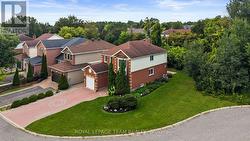 77 SHERRING COURT  Ottawa, ON K2K 2T1