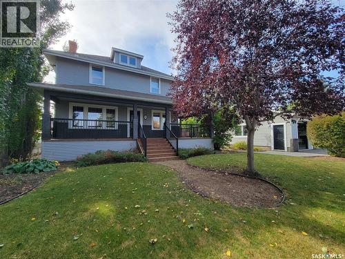 560 4Th Avenue E, Unity, SK - Outdoor With Deck Patio Veranda With Facade