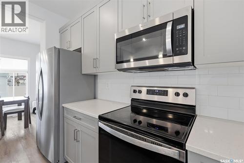 122 Taskamanwa Street, Saskatoon, SK - Indoor Photo Showing Kitchen