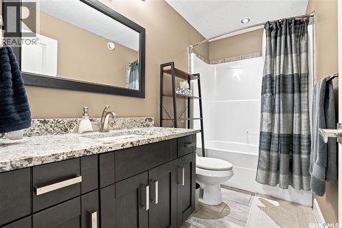 321 110Th Street W, Saskatoon, SK - Indoor Photo Showing Bathroom
