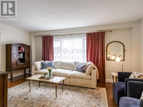 444 St. Raphael, Sudbury, ON - Indoor Photo Showing Living Room