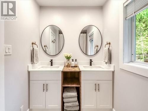 444 St. Raphael, Sudbury, ON - Indoor Photo Showing Bathroom