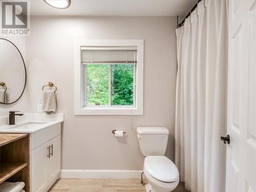 444 St. Raphael, Sudbury, ON - Indoor Photo Showing Bathroom