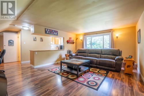 16 Retta St, Sault Ste. Marie, ON - Indoor Photo Showing Living Room