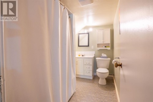 16 Retta St, Sault Ste. Marie, ON - Indoor Photo Showing Bathroom