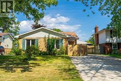 103 HANNA CRESCENT Sarnia, ON N7S 4H4