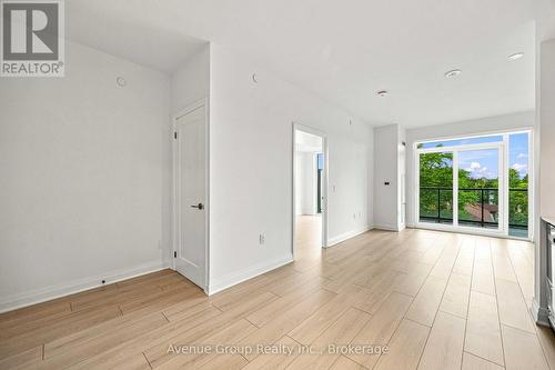 414 - 700 SHEPPARD AVENUE W , Toronto, Ontario M3H 0G5 4
