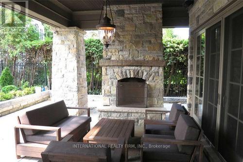 76 DE VERE GARDENS , Toronto, Ontario M5M 3E9 5