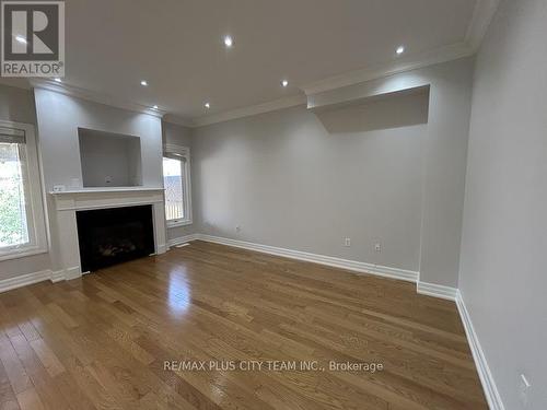 59 TRISH DRIVE , Richmond Hill, Ontario L4E 5C4 2