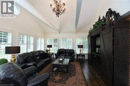 2565 Highway 56, Hamilton, ON - Indoor Photo Showing Living Room