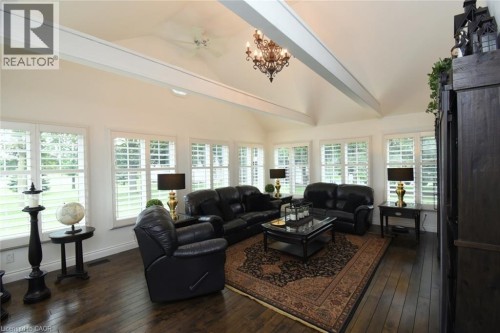 2565 Highway 56, Hamilton, ON - Indoor Photo Showing Living Room