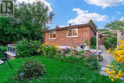 46 Cedar Drive, Toronto, ON - Outdoor