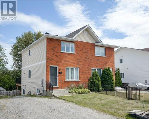 252 Benita Boulevard  Sudbury, ON P3A 5Z5