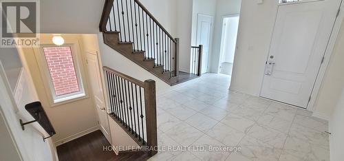 1429 Davis Loop, Innisfil, ON - Indoor Photo Showing Other Room