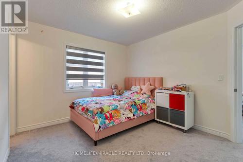 1429 Davis Loop, Innisfil, ON - Indoor Photo Showing Bedroom