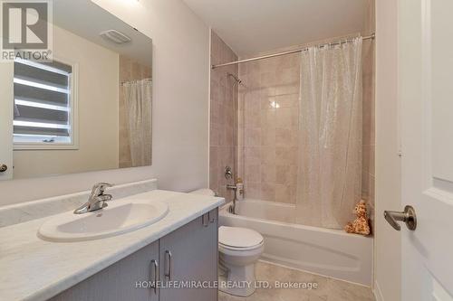 1429 Davis Loop, Innisfil, ON - Indoor Photo Showing Bathroom