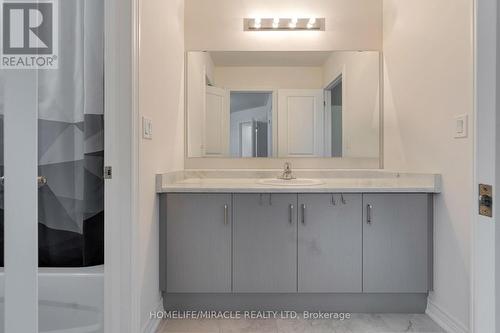 1429 Davis Loop, Innisfil, ON - Indoor Photo Showing Bathroom