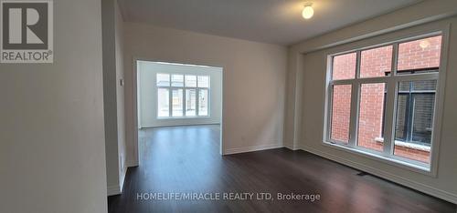 1429 Davis Loop, Innisfil, ON - Indoor Photo Showing Other Room