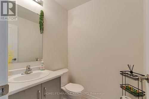1429 Davis Loop, Innisfil, ON - Indoor Photo Showing Bathroom