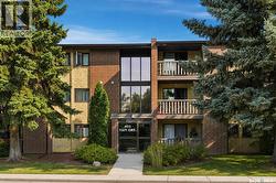 212 403 Tait COURT  Saskatoon, SK S7H 5L3