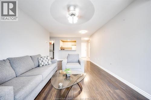3000 Sandwich Street Unit# 309, Windsor, ON - Indoor Photo Showing Living Room