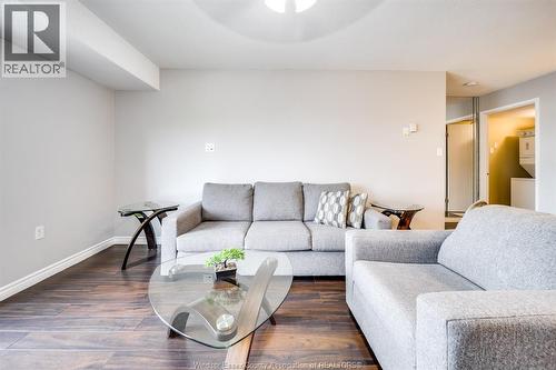 3000 Sandwich Street Unit# 309, Windsor, ON - Indoor Photo Showing Living Room