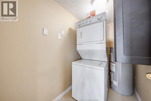 3000 Sandwich Street Unit# 309, Windsor, ON - Indoor Photo Showing Laundry Room