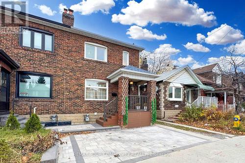 196 LAWRENCE AVENUE W , Toronto, Ontario M5M 1A8 2