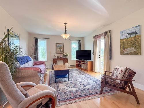95033 131W Road, Strathclair, MB - Indoor Photo Showing Living Room