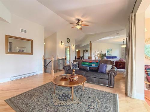 95033 131W Road, Strathclair, MB - Indoor Photo Showing Living Room