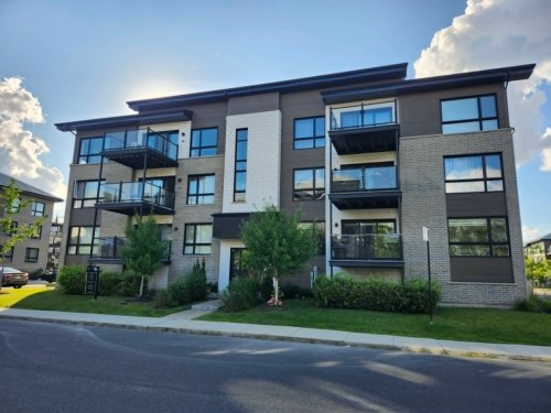 Front of Structure - 305-3625 Rue Médard-Émard, Longueuil (Saint-Hubert), QC 