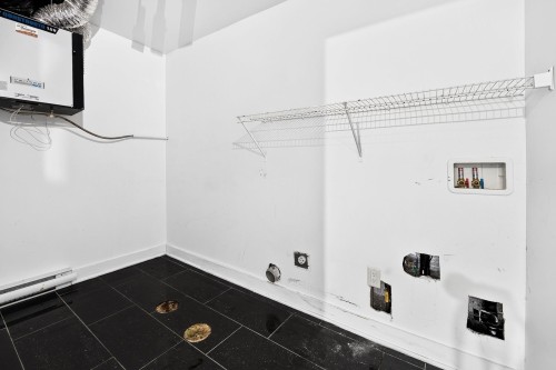 Salle de lavage - 148 Rue Du Chèvrefeuille, Granby, QC - Indoor With Storage