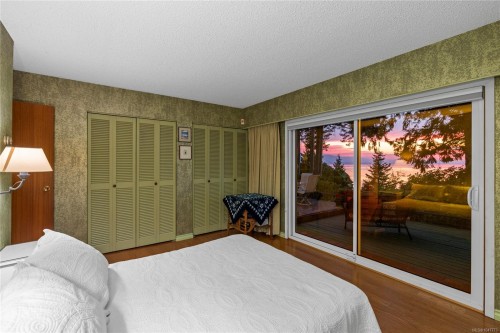 489 Bayview Terr, Qualicum Beach, BC 