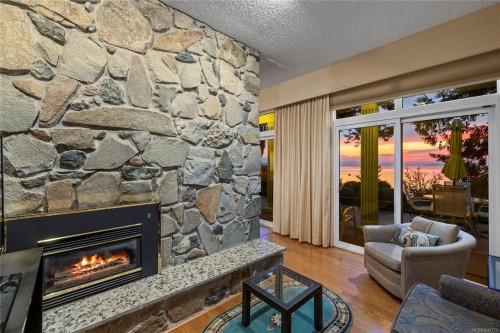 489 Bayview Terr, Qualicum Beach, BC 