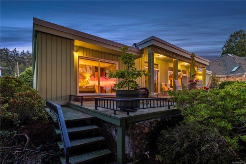 489 Bayview Terr, Qualicum Beach, BC 