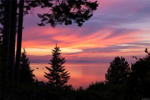 489 Bayview Terr, Qualicum Beach, BC 